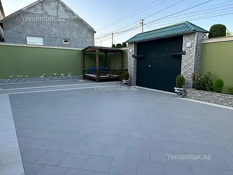 Satılır 5 otaqlı həyət evi 240 m²