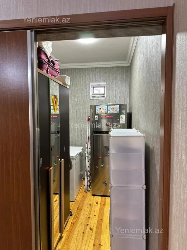 Satılır 5 otaqlı həyət evi 240 m²