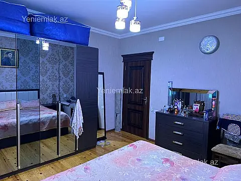 Satılır 5 otaqlı həyət evi 240 m²