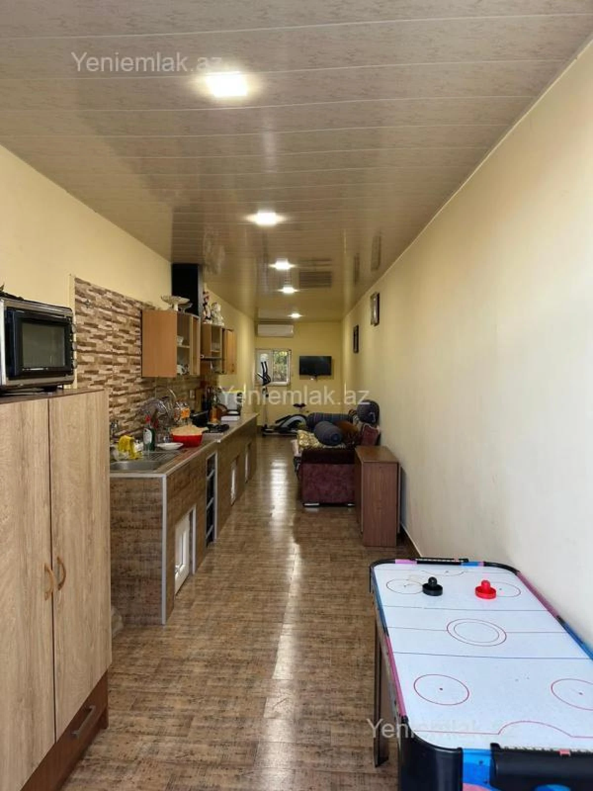 Satılır 5 otaqlı həyət evi 240 m²