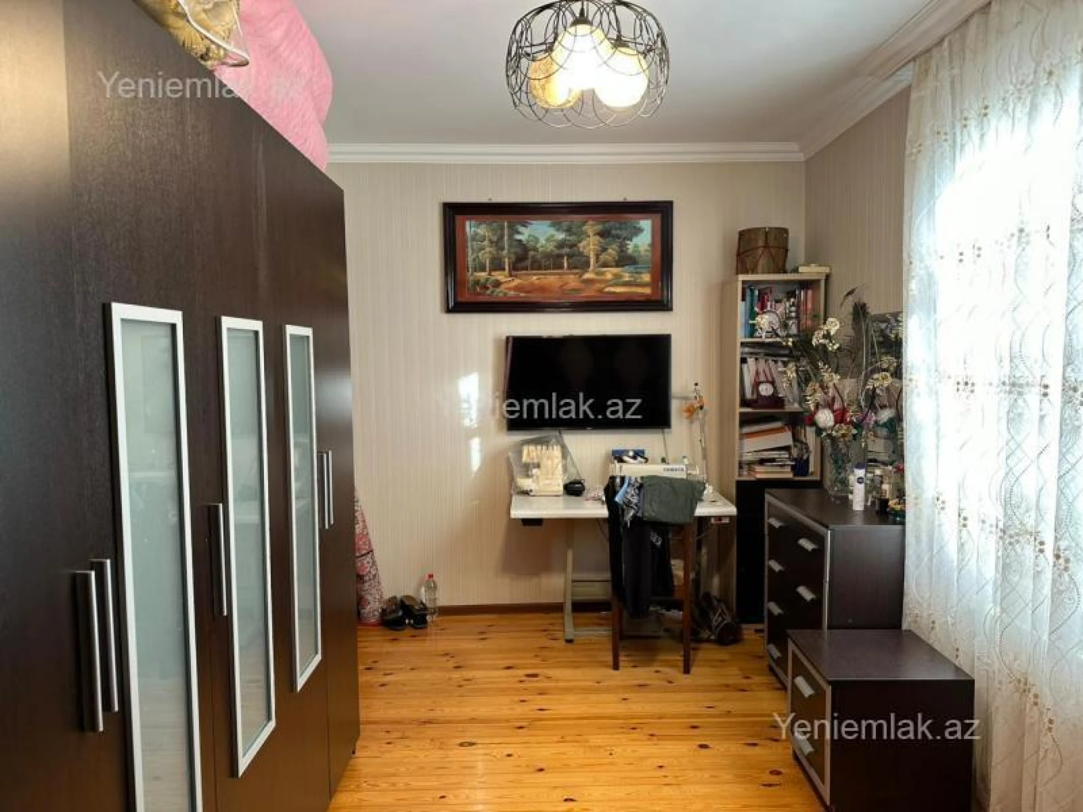 Satılır 5 otaqlı həyət evi 240 m²