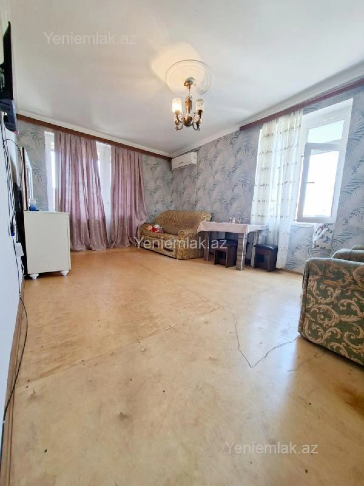 Satılır 2 otaqlı köhnə tikili 62 m²