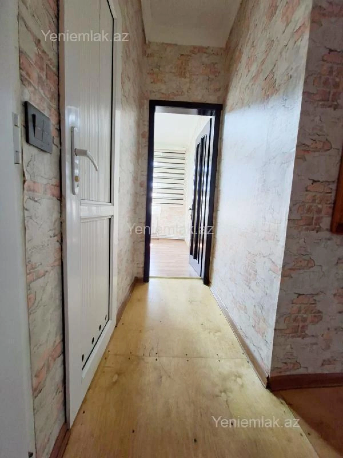 Satılır 2 otaqlı köhnə tikili 62 m²