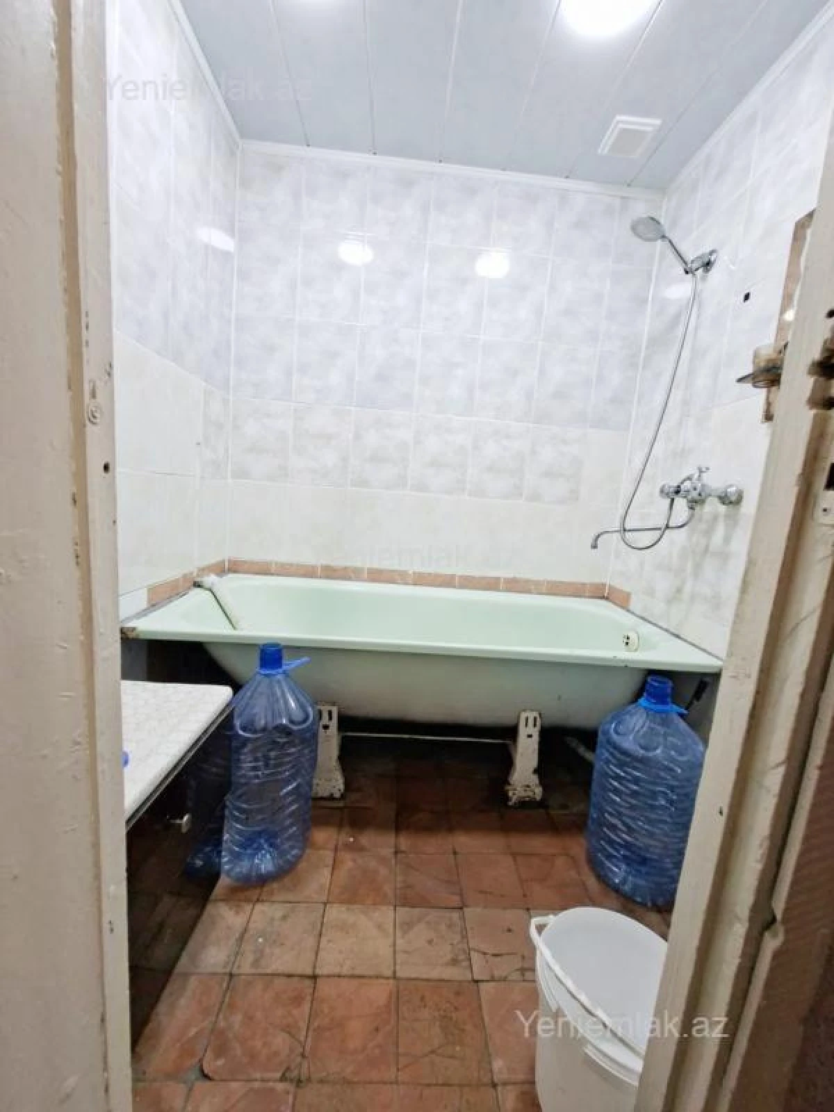 Satılır 2 otaqlı köhnə tikili 62 m²