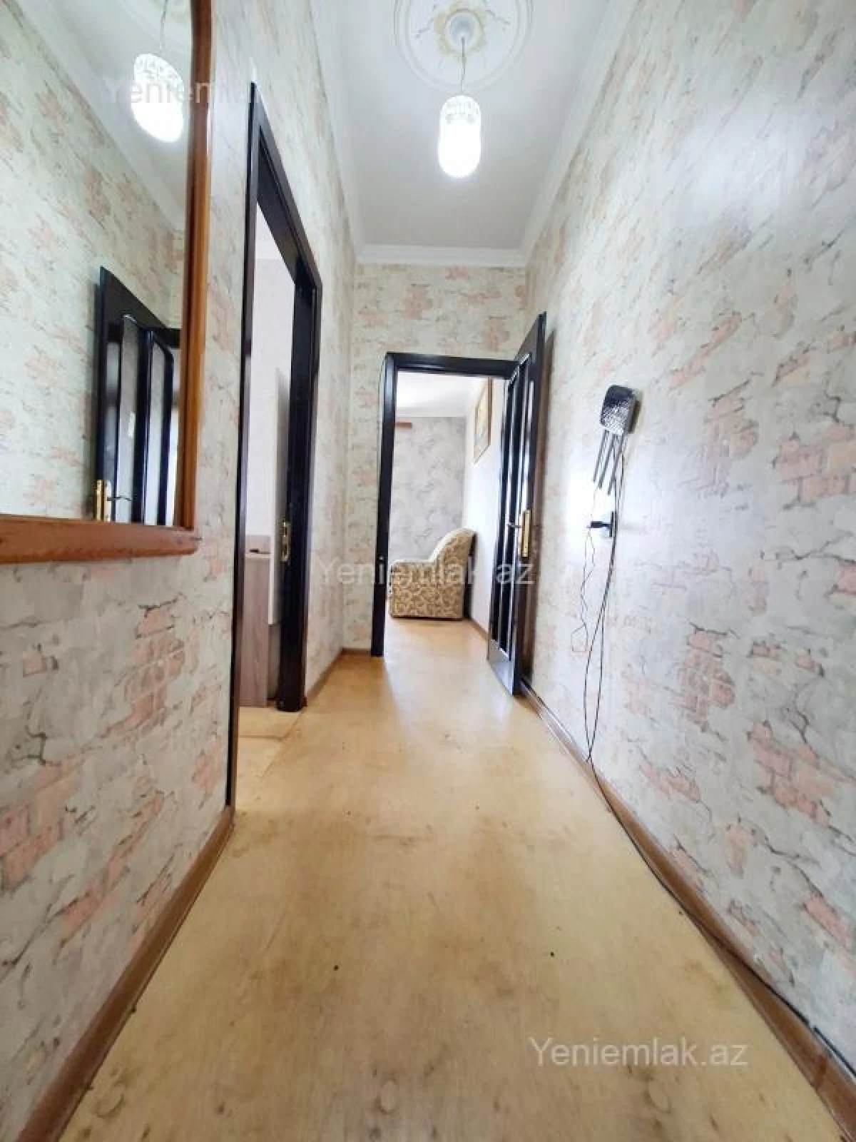 Satılır 2 otaqlı köhnə tikili 62 m²