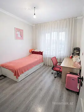 Satılır 4 otaqlı köhnə tikili 110 m²