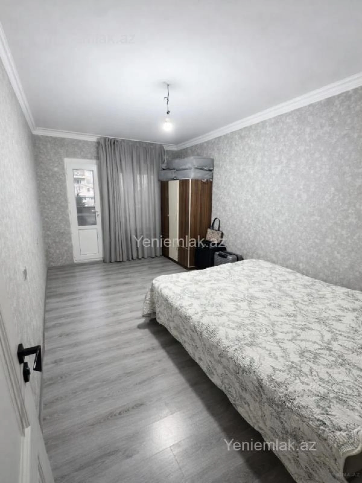 Satılır 4 otaqlı köhnə tikili 110 m²