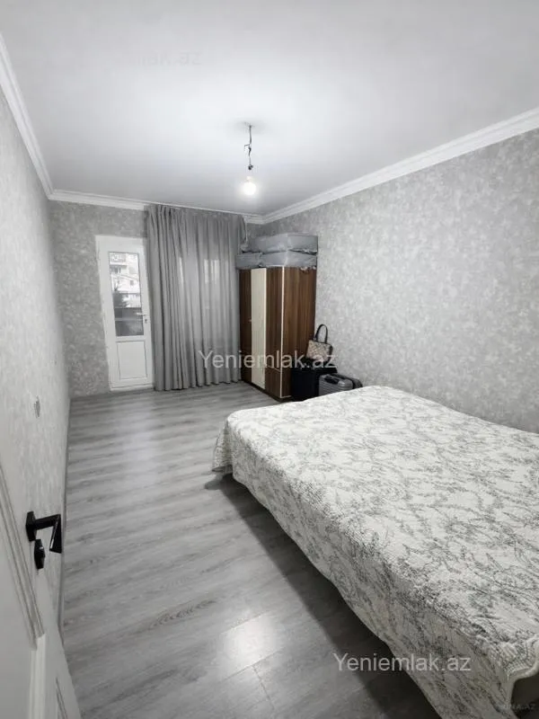 Satılır 4 otaqlı köhnə tikili 110 m²