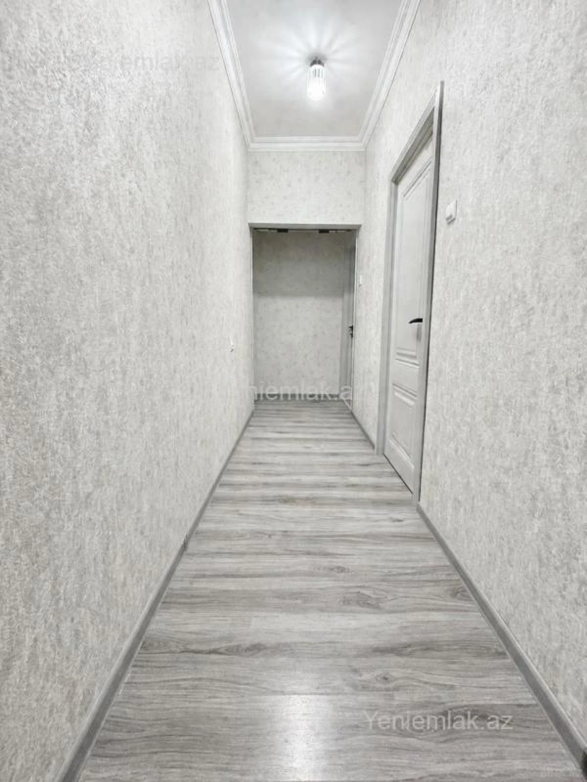 Satılır 4 otaqlı köhnə tikili 110 m²