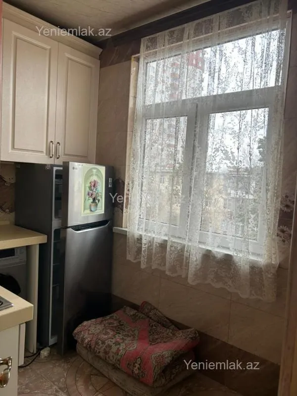 Satılır 2 otaqlı köhnə tikili 60 m²
