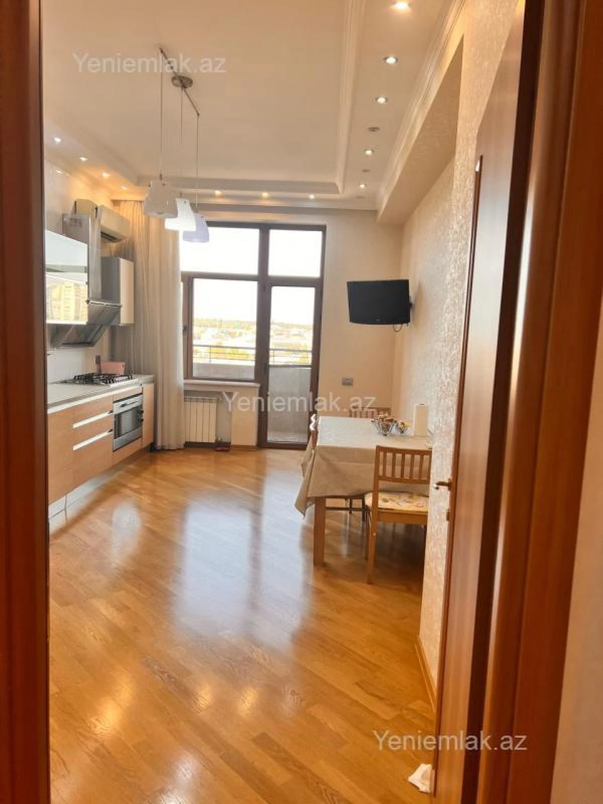 Satılır 4 otaqlı yeni tikili 200 m²