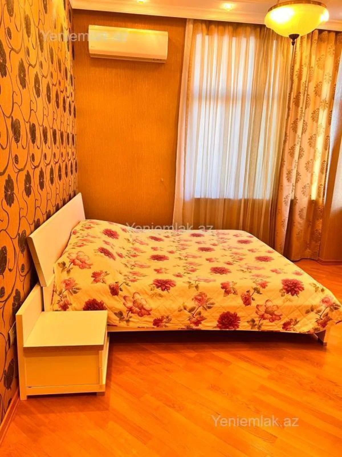 Satılır 4 otaqlı yeni tikili 200 m²