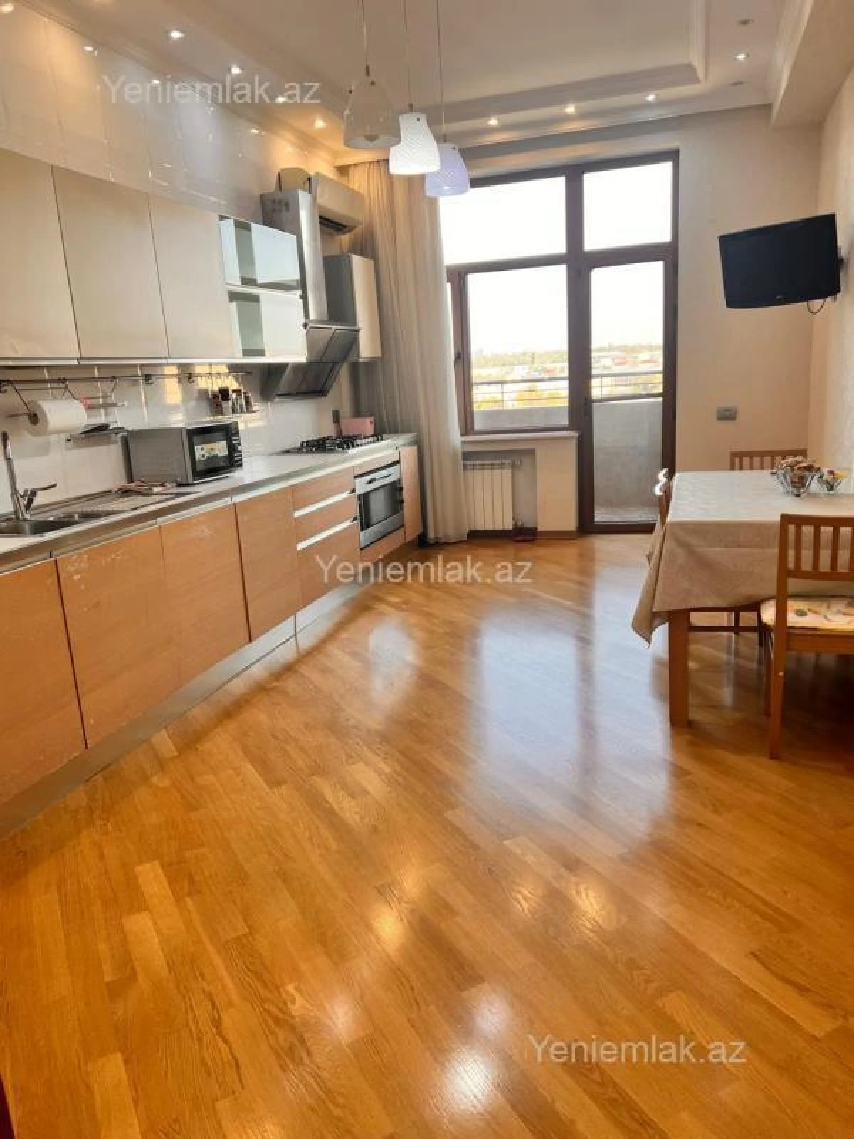 Satılır 4 otaqlı yeni tikili 200 m²