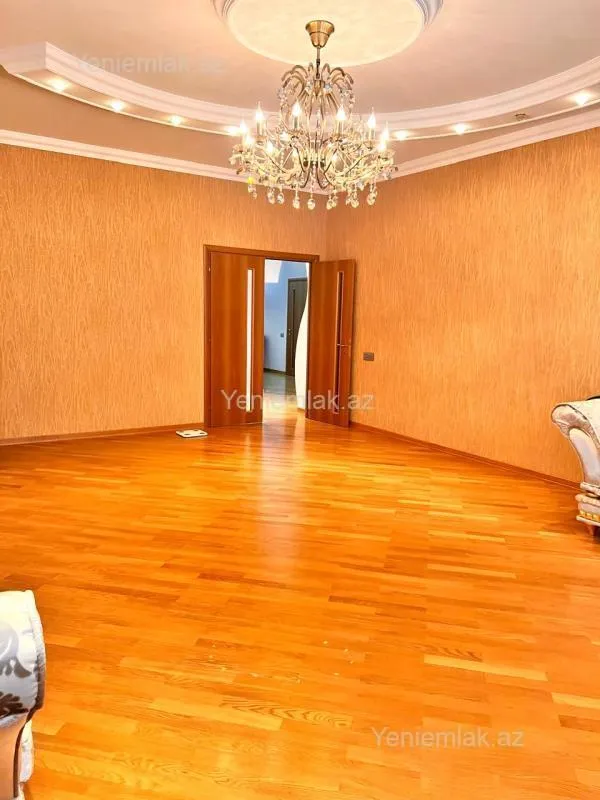 Satılır 4 otaqlı yeni tikili 200 m²