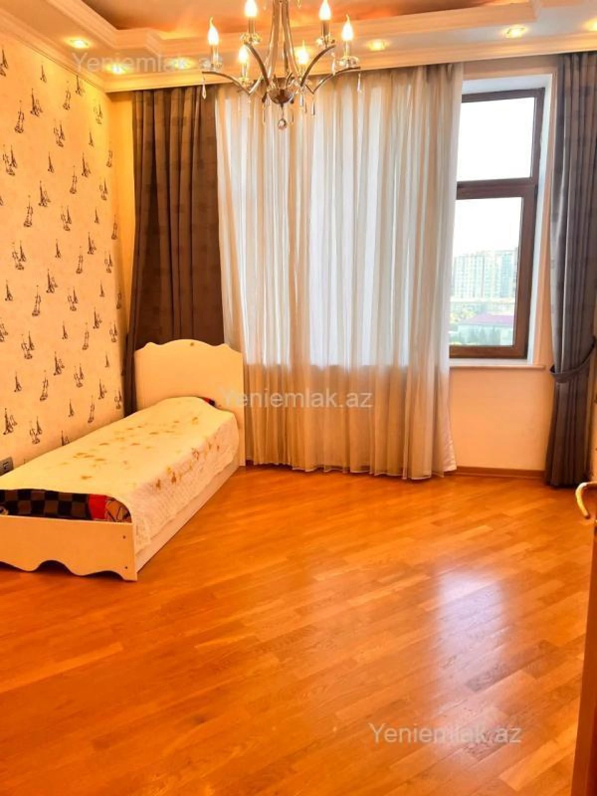 Satılır 4 otaqlı yeni tikili 200 m²