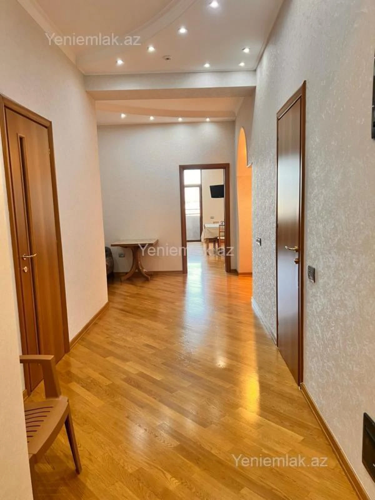 Satılır 4 otaqlı yeni tikili 200 m²