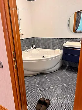 Satılır 4 otaqlı yeni tikili 200 m²