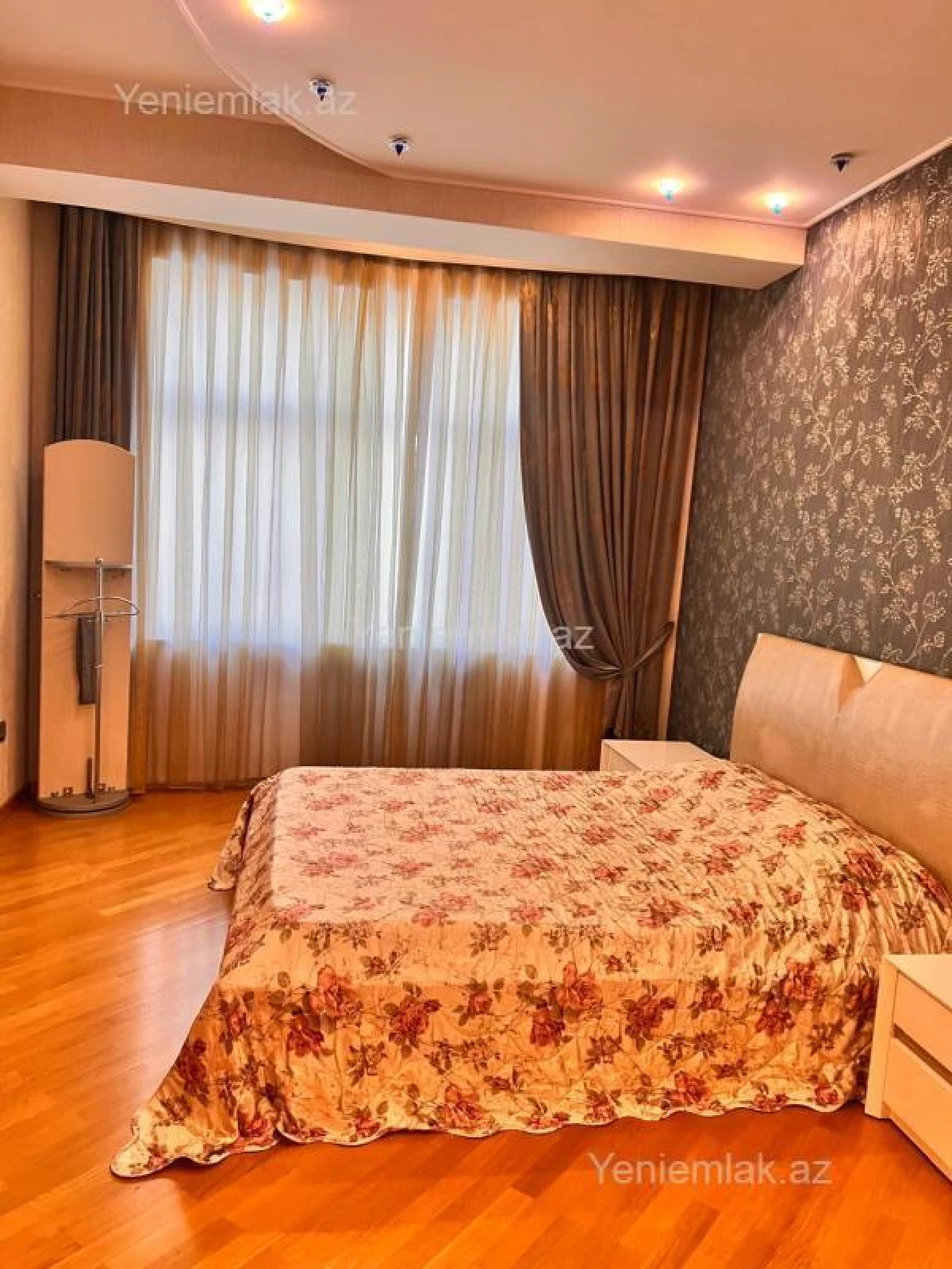 Satılır 4 otaqlı yeni tikili 200 m²