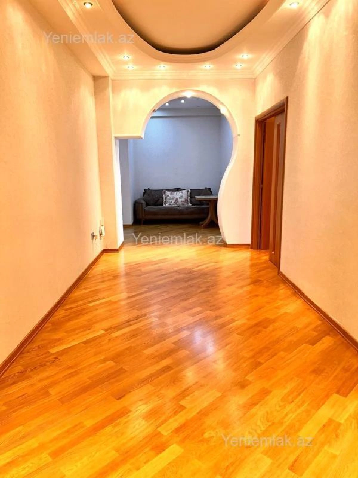 Satılır 4 otaqlı yeni tikili 200 m²