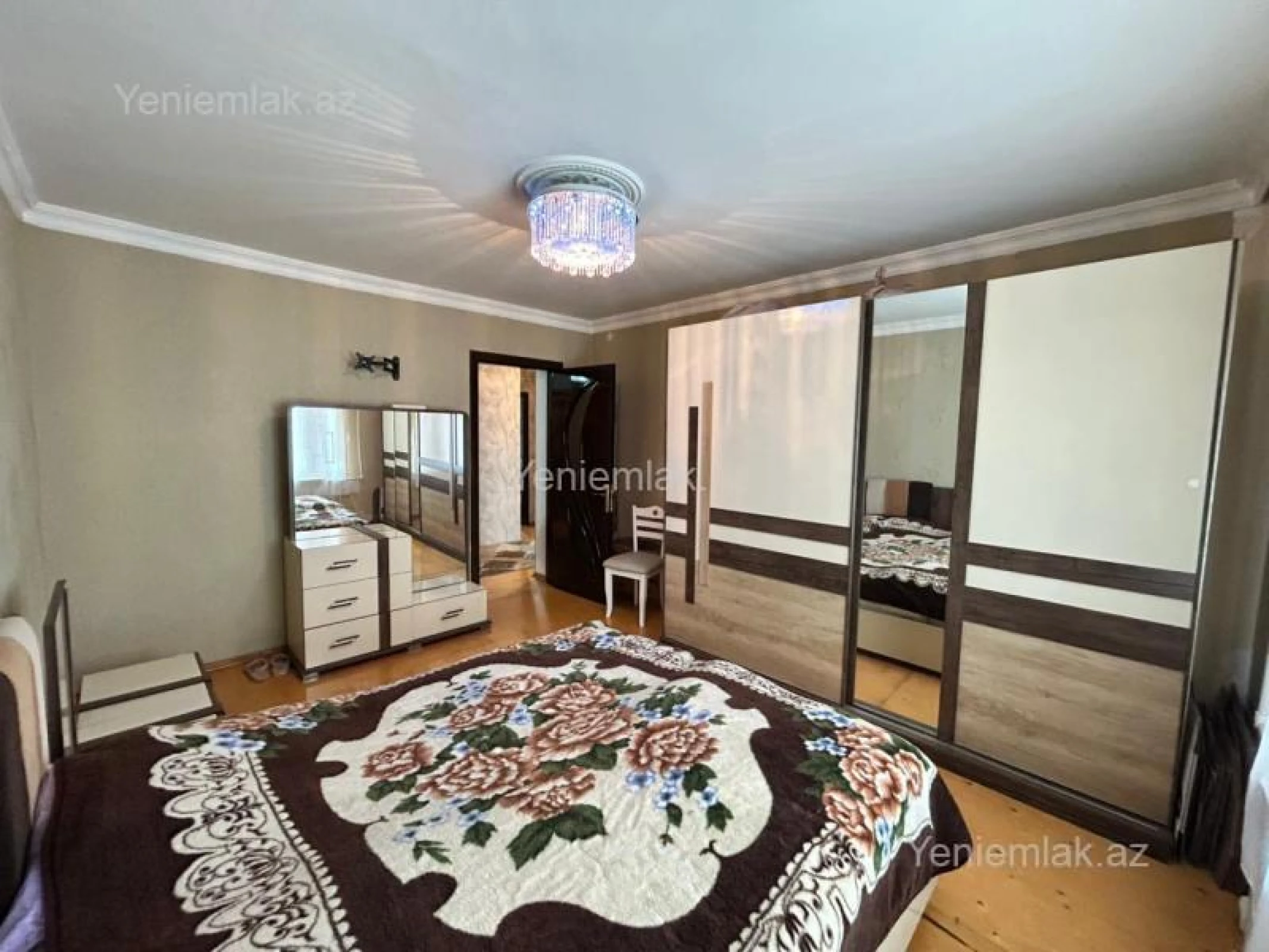 Satılır 3 otaqlı köhnə tikili 80 m²