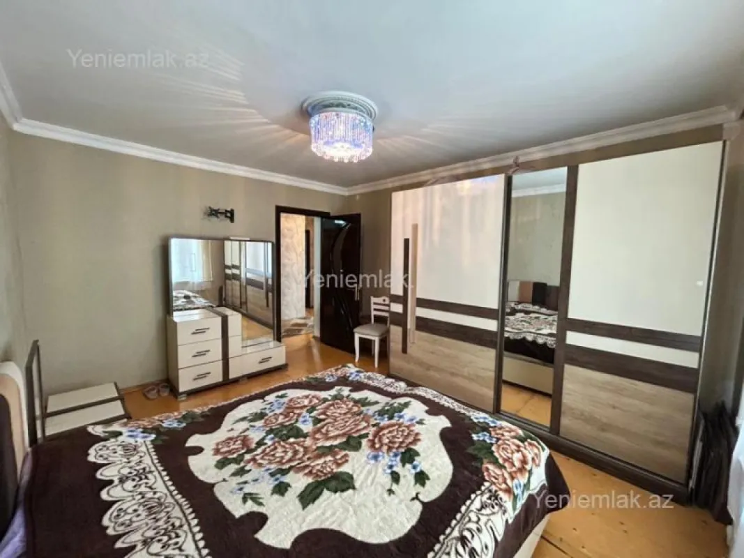 Satılır 3 otaqlı köhnə tikili 80 m²