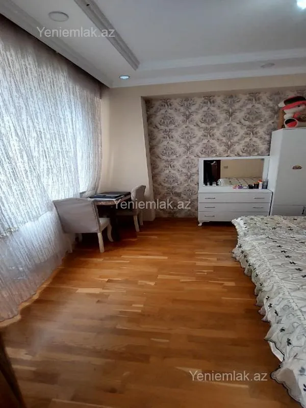 Satılır 3 otaqlı yeni tikili 75 m²