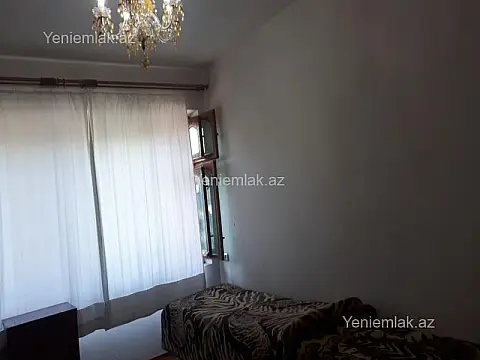 Satılır 3 otaqlı köhnə tikili 125 m²