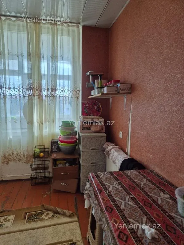 Satılır 2 otaqlı köhnə tikili 55 m²