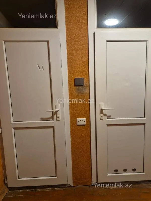 Satılır 2 otaqlı köhnə tikili 55 m²