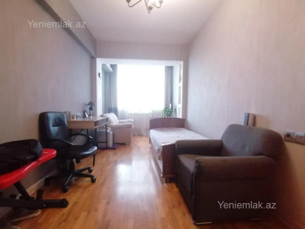 Satılır 3 otaqlı köhnə tikili 85 m²