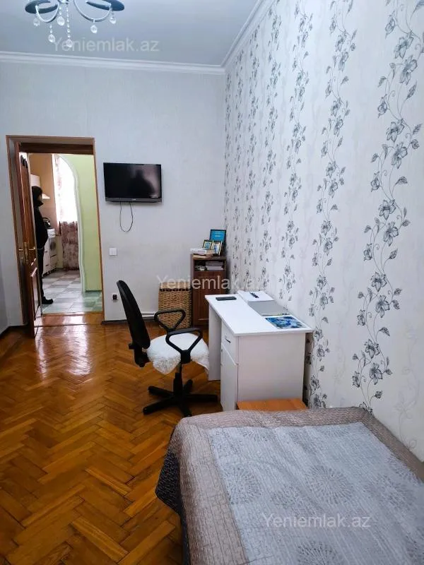 Satılır 3 otaqlı köhnə tikili 93 m²