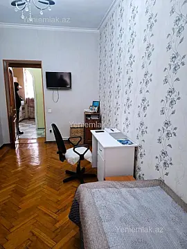 Satılır 3 otaqlı köhnə tikili 93 m²
