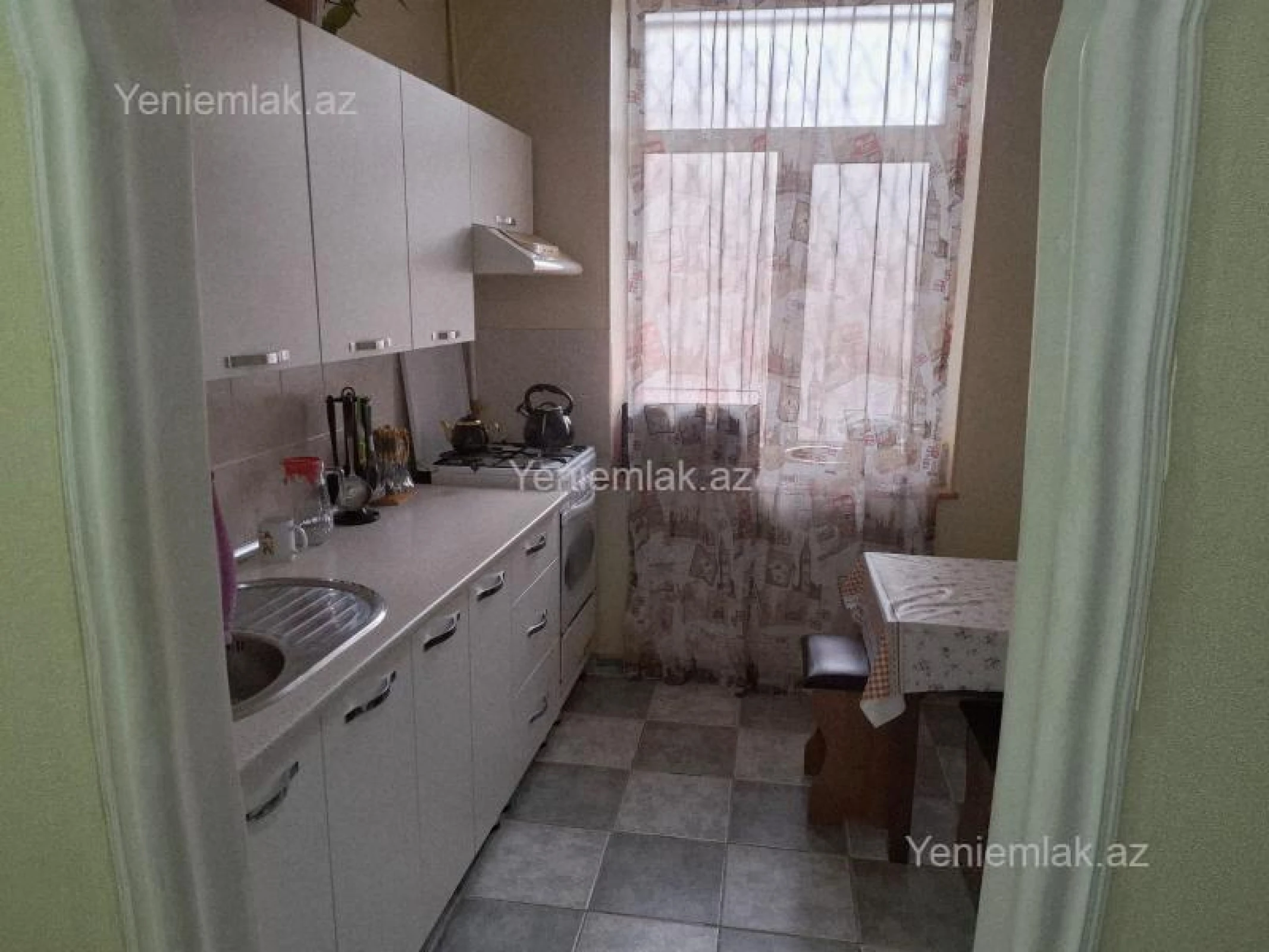 Satılır 3 otaqlı köhnə tikili 93 m²