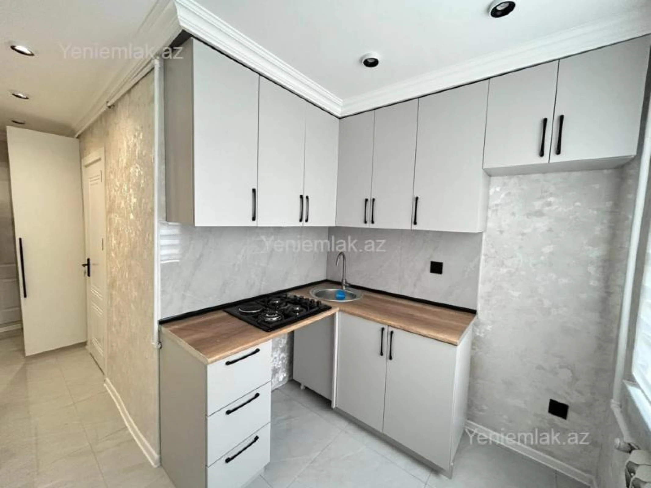 Satılır 1 otaqlı köhnə tikili 40 m²