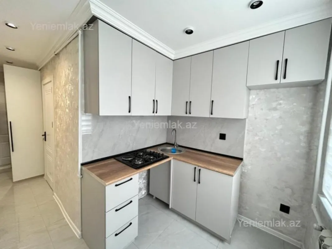 Satılır 1 otaqlı köhnə tikili 40 m²