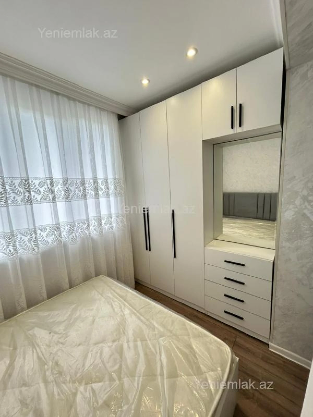 Satılır 1 otaqlı köhnə tikili 40 m²