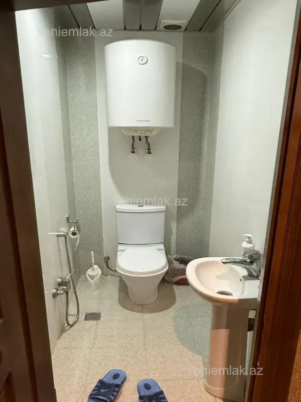 Satılır 3 otaqlı yeni tikili 128 m²