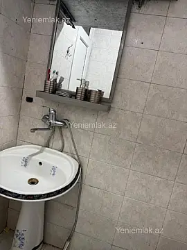 Satılır 2 otaqlı köhnə tikili 55 m²