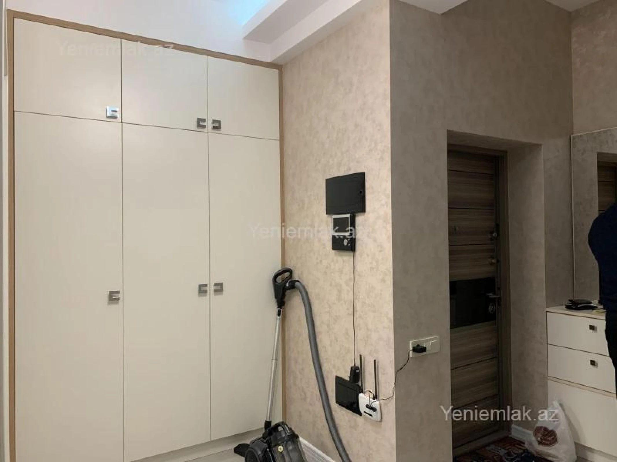 Satılır 2 otaqlı yeni tikili 64 m²