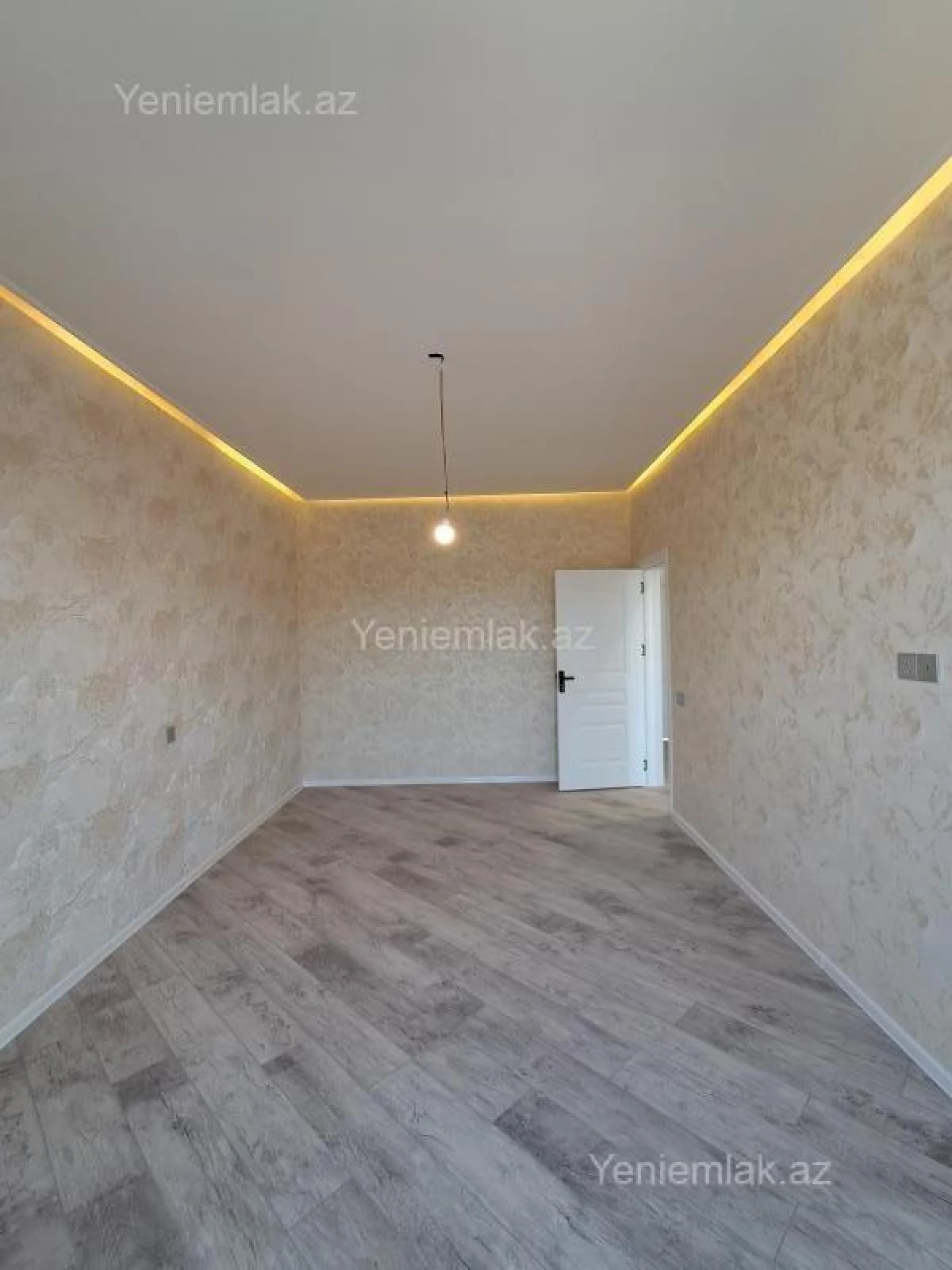 Satılır 5 otaqlı həyət evi 220 m²