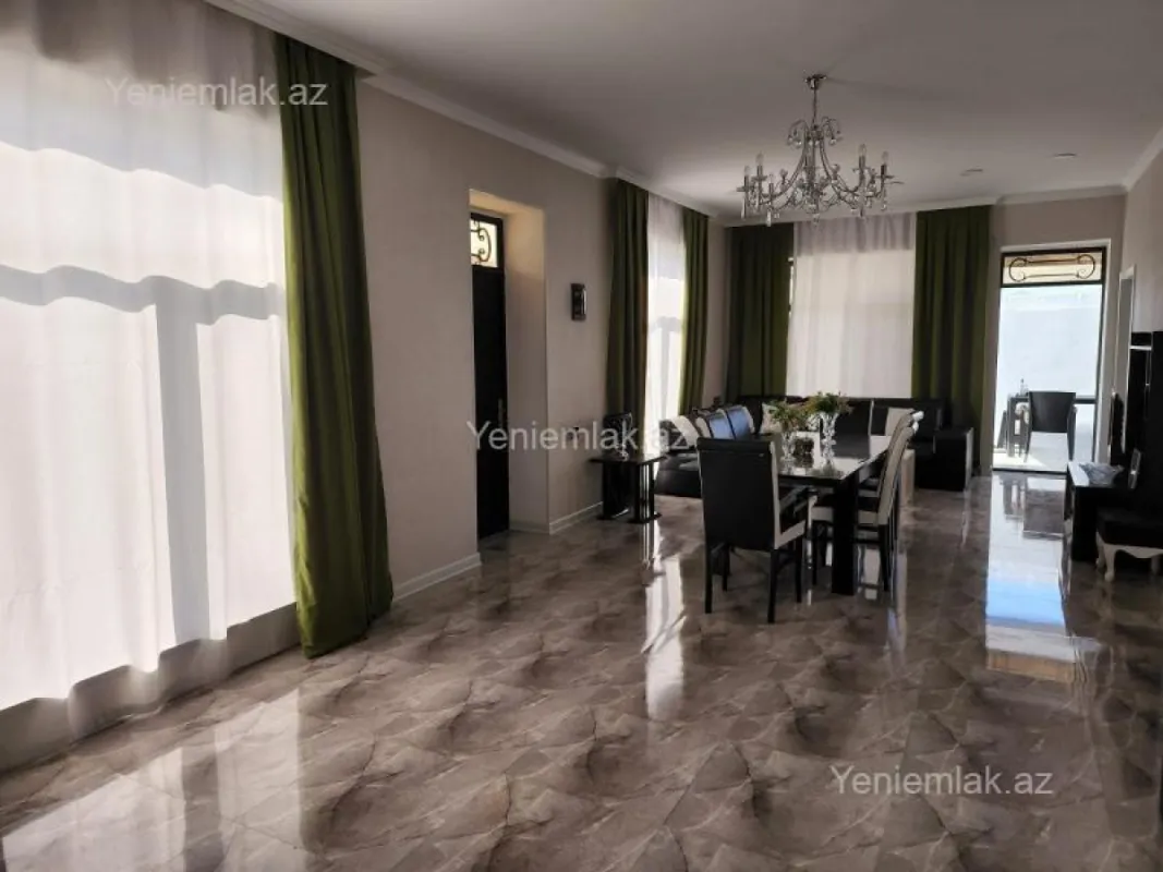 Satılır 4 otaqlı həyət evi 180 m²