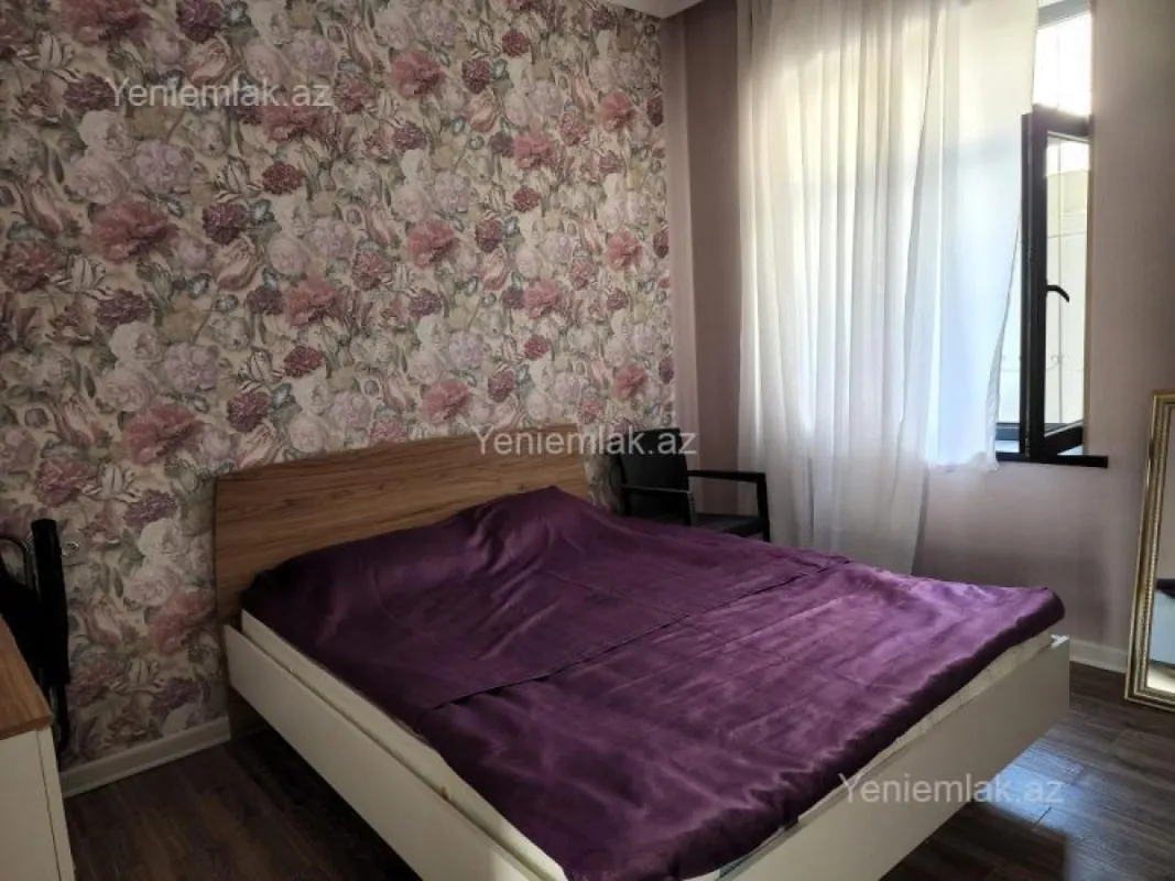 Satılır 4 otaqlı həyət evi 180 m²