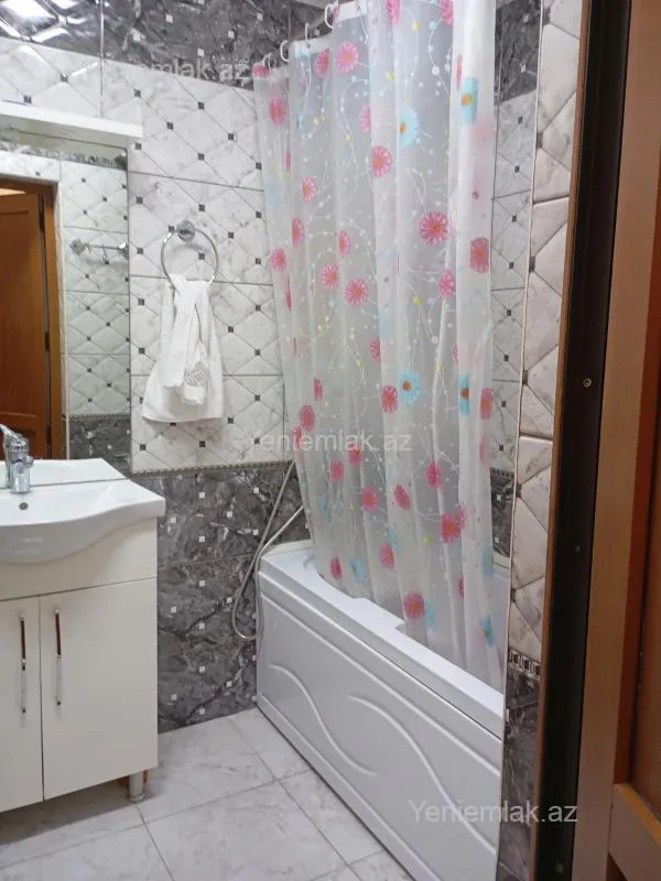 Satılır 3 otaqlı köhnə tikili 72 m²