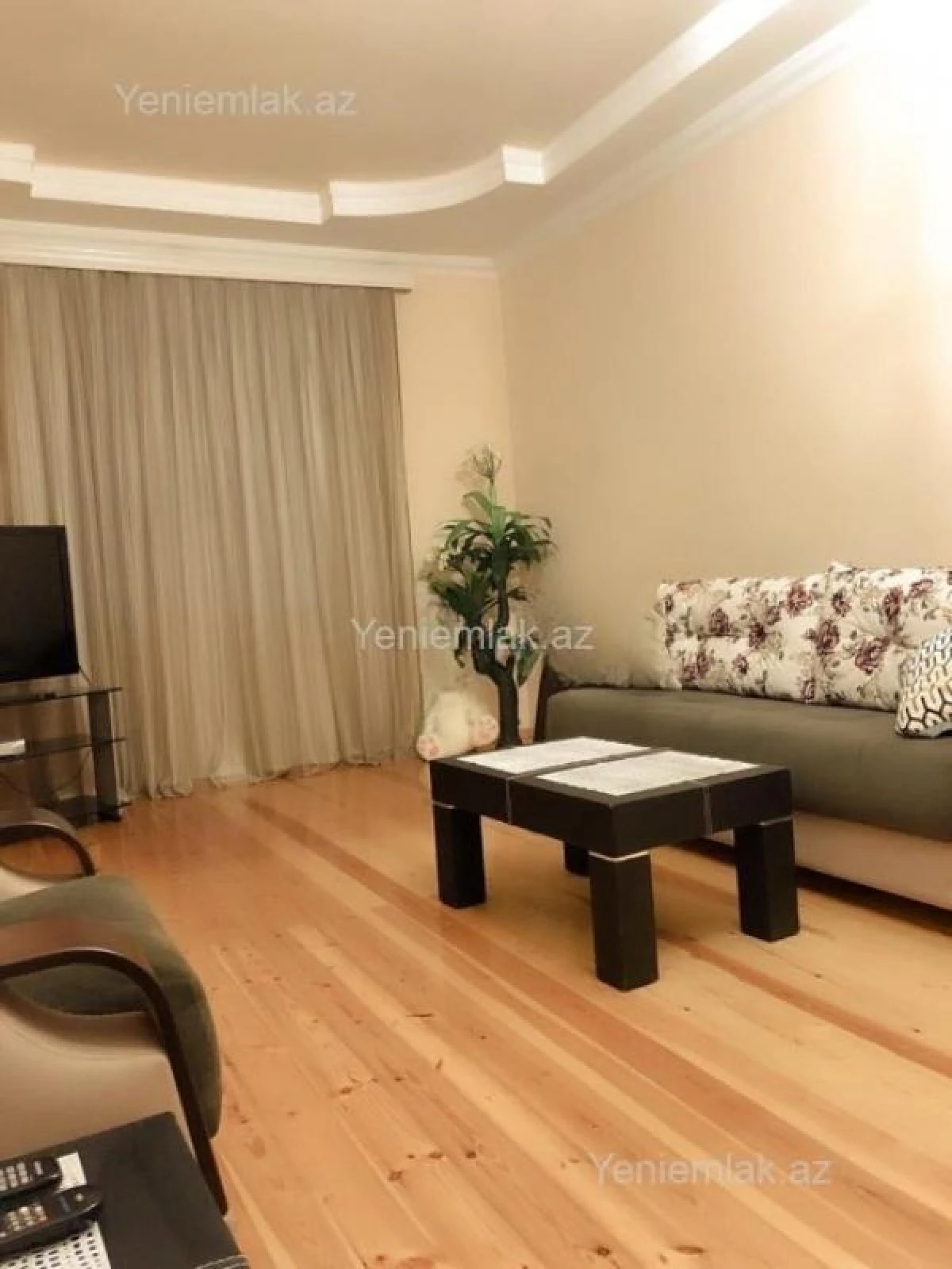 Satılır 7 otaqlı həyət evi 250 m²