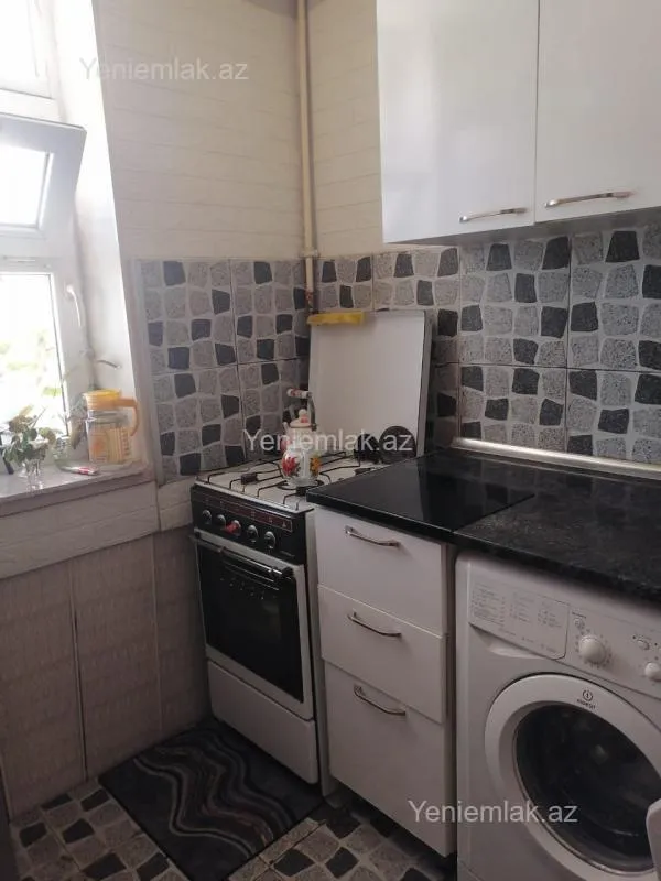 Satılır 3 otaqlı köhnə tikili 55 m²