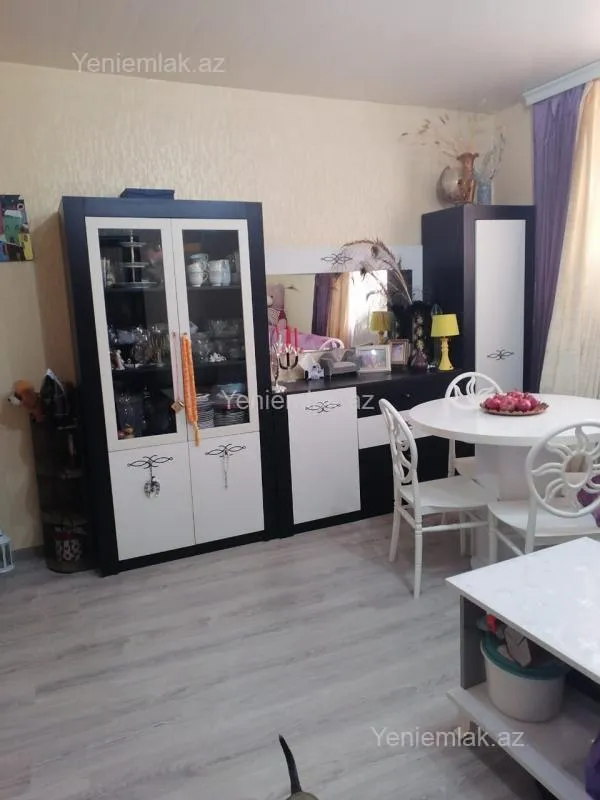 Satılır 3 otaqlı köhnə tikili 55 m²