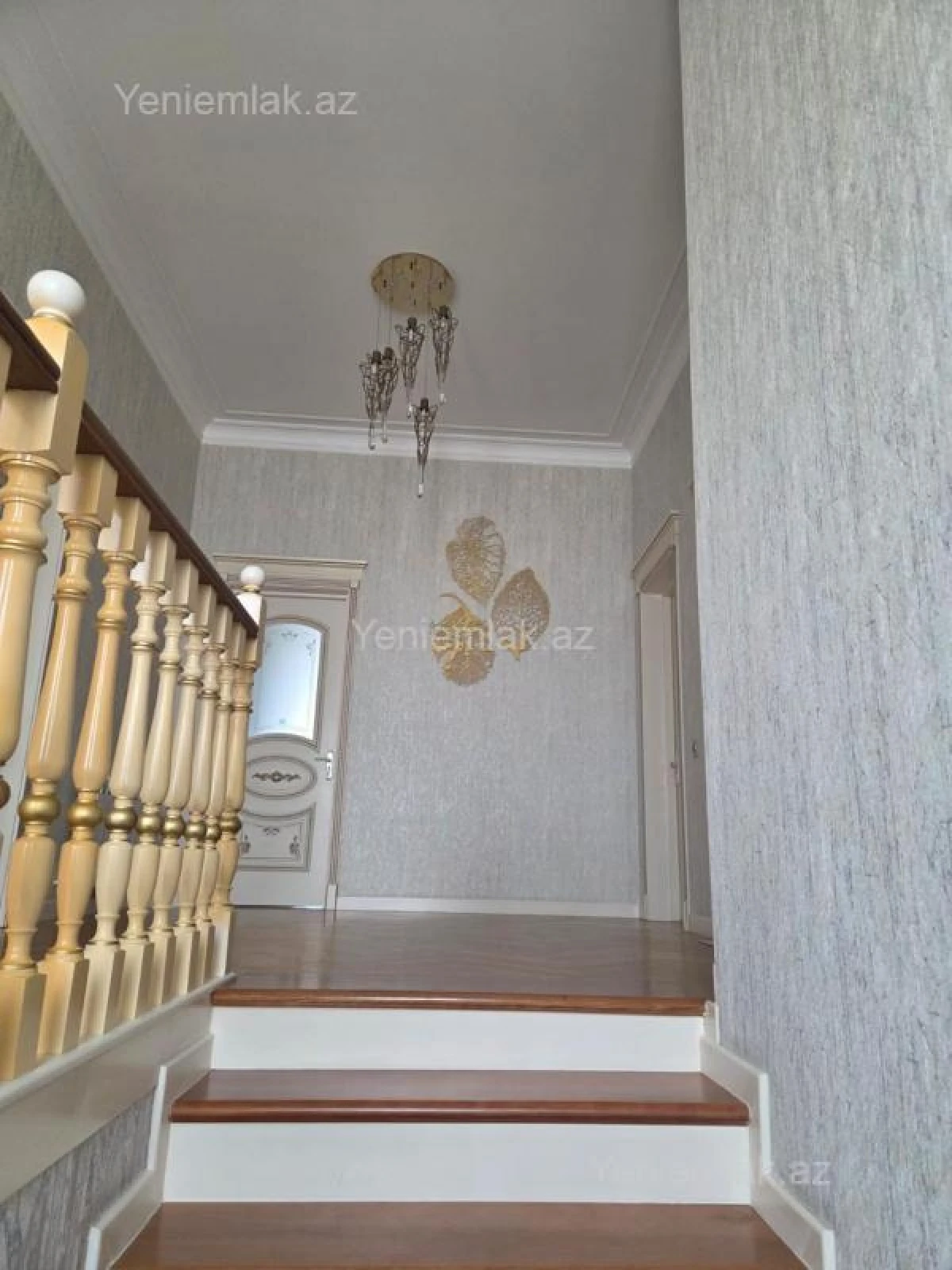 Satılır 11 otaqlı həyət evi 480 m²