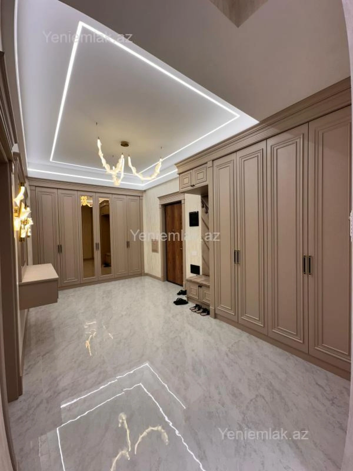 Satılır 4 otaqlı yeni tikili 195 m²