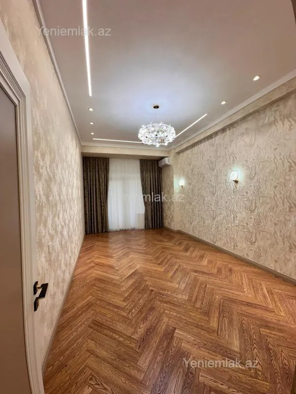 Satılır 4 otaqlı yeni tikili 195 m²