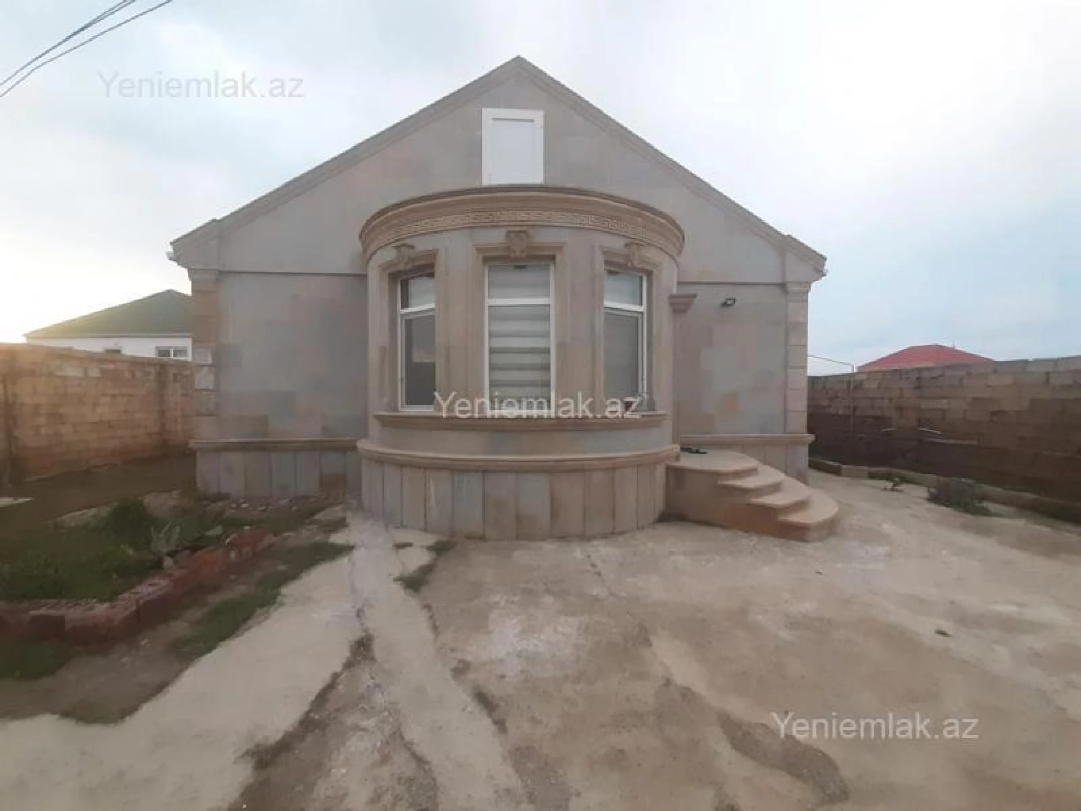 Satılır 3 otaqlı həyət evi 100 m²